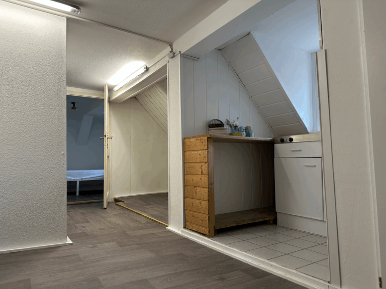 Einbauküche - Studentenzimmer in Clausthal-Zellerfeld WG im Dachgeschoss